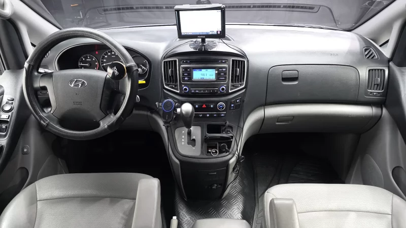 Hyundai Grand Starex