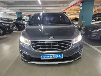 Kia Carnival