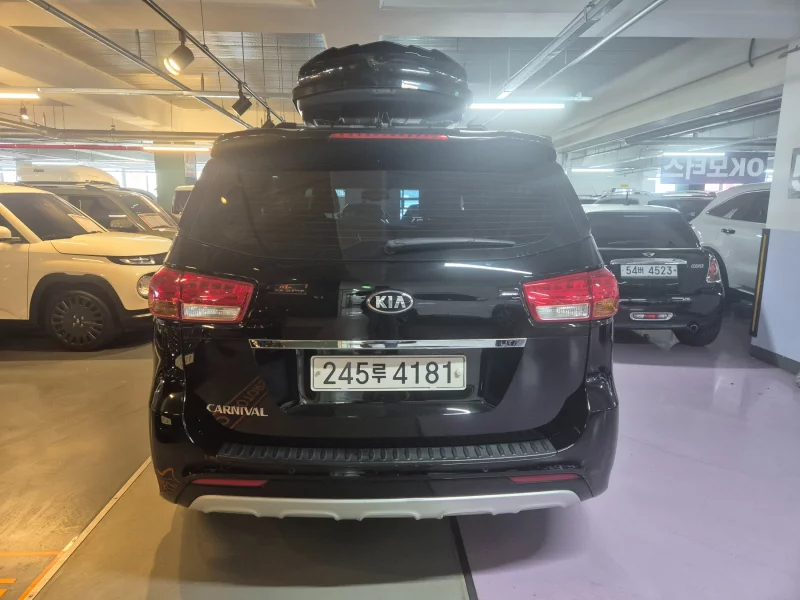 Kia Carnival
