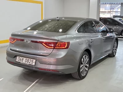 Renault SM6