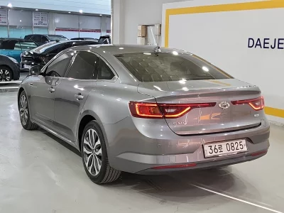 Renault SM6