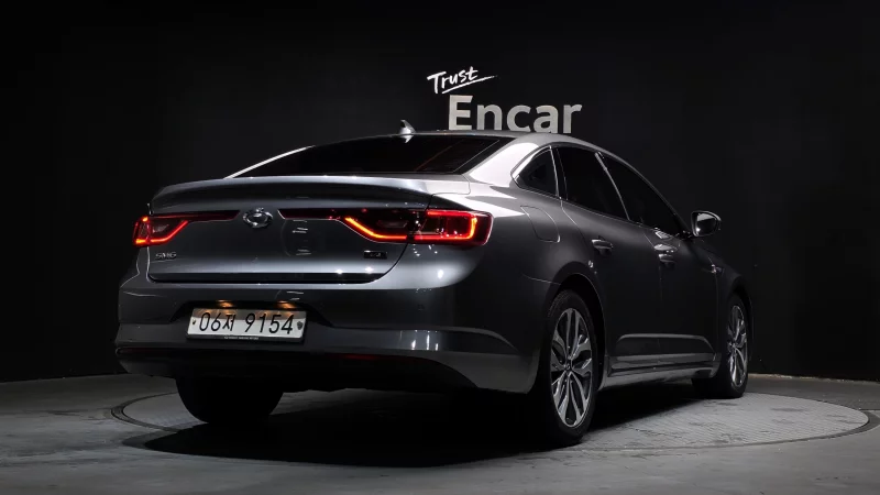 Renault SM6