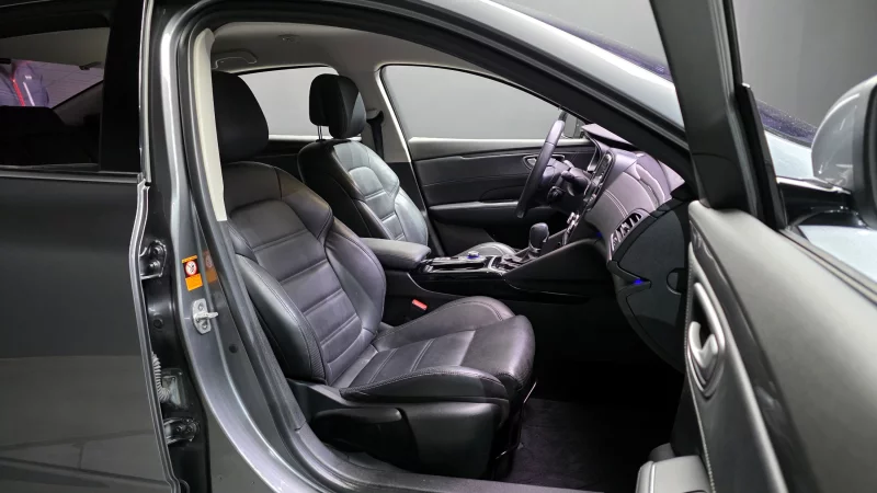 Renault SM6