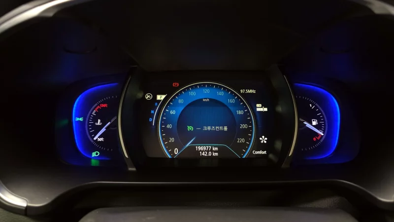 Renault SM6