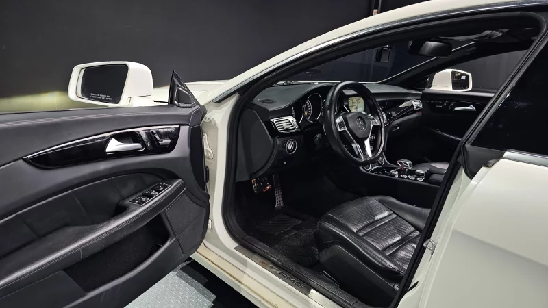 Mercedes-Benz CLS-Class