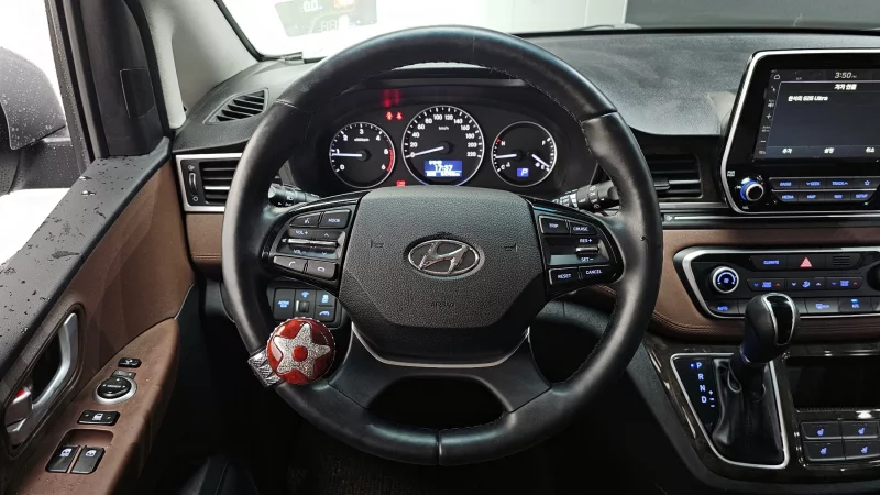 Hyundai Grand Starex