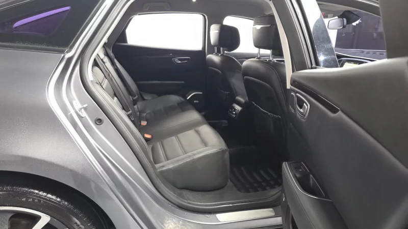 Renault SM6