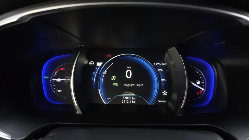 Renault SM6