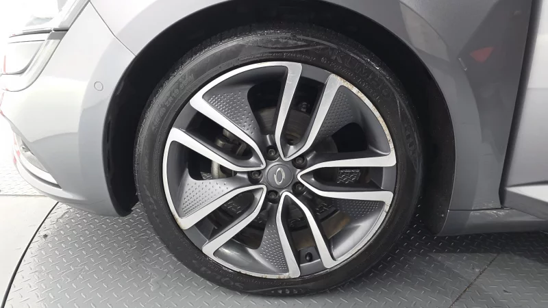 Renault SM6