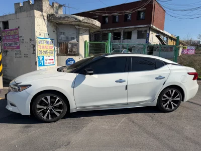 Nissan MAXIMA