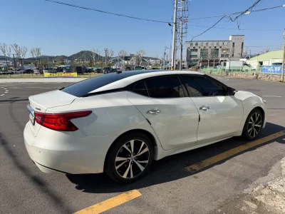 Nissan MAXIMA