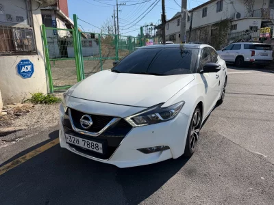 Nissan MAXIMA