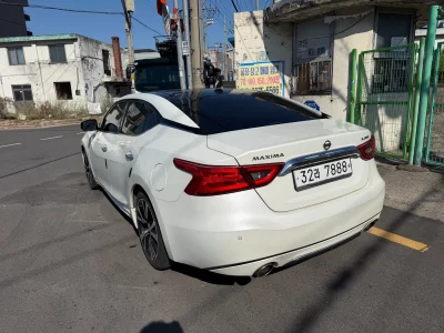 Nissan MAXIMA