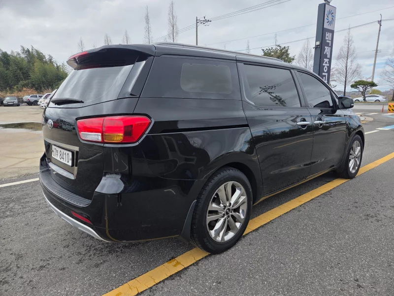 Kia Carnival
