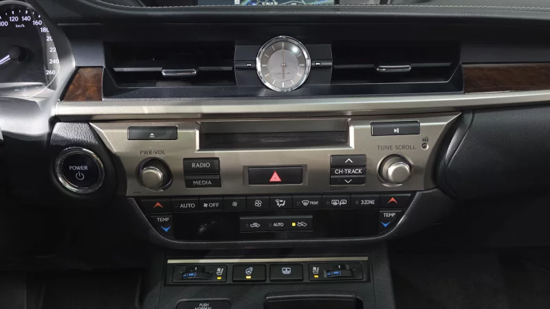Lexus ES300h