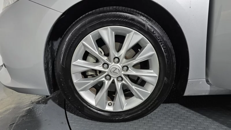 Lexus ES300h