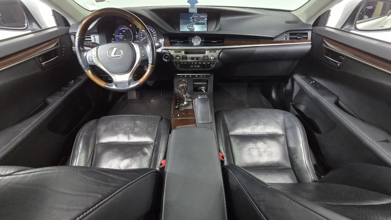 Lexus ES300h