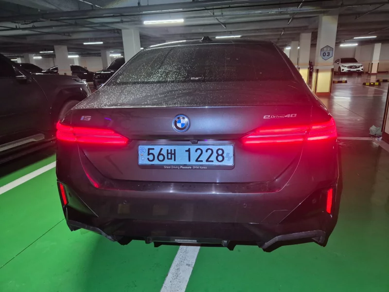 BMW i5