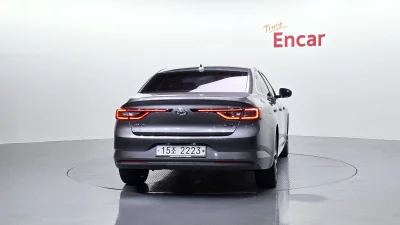 Renault SM6
