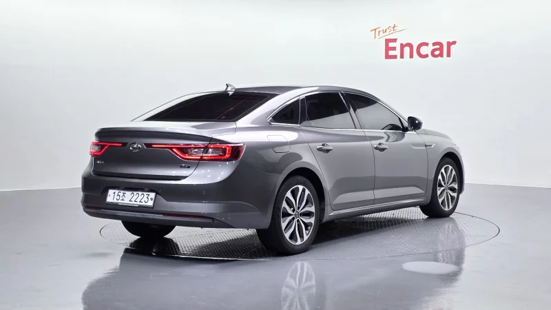 Renault SM6