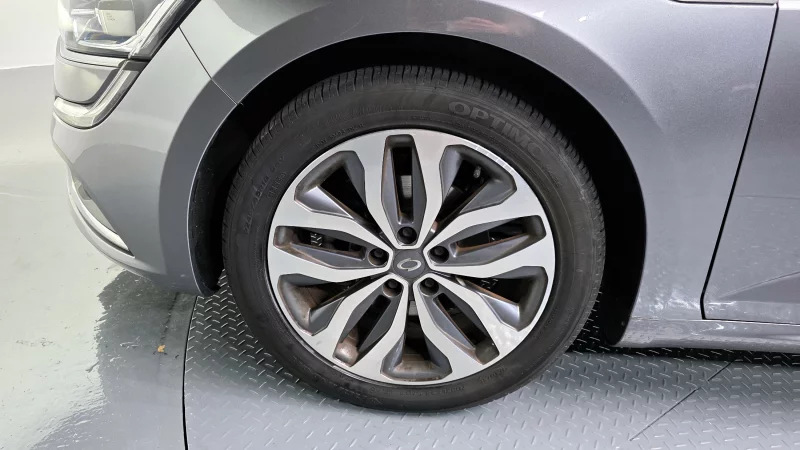 Renault SM6