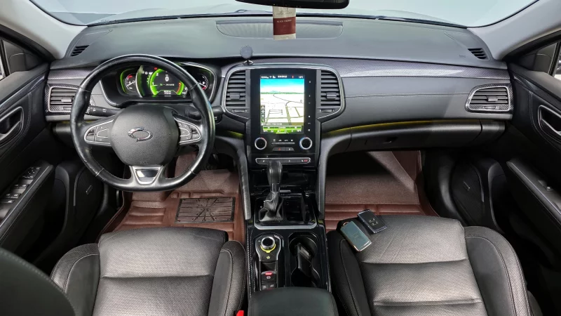 Renault SM6