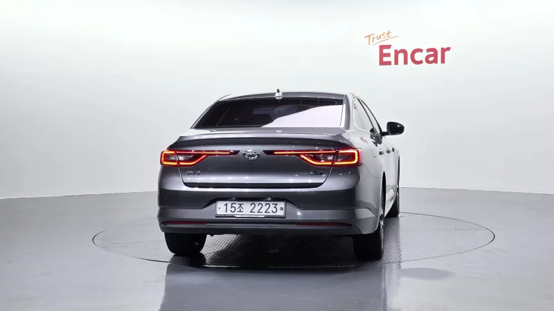 Renault SM6