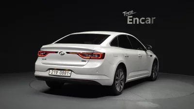 Renault SM6