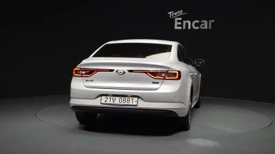Renault SM6