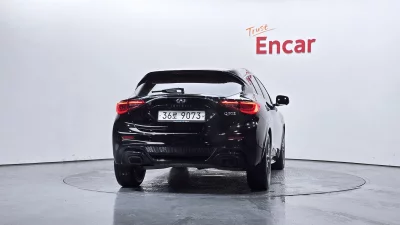 Infiniti Q30