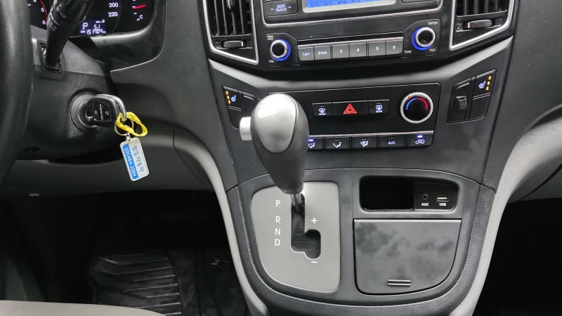 Hyundai Grand Starex