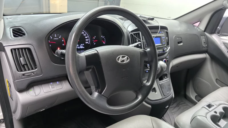 Hyundai Grand Starex