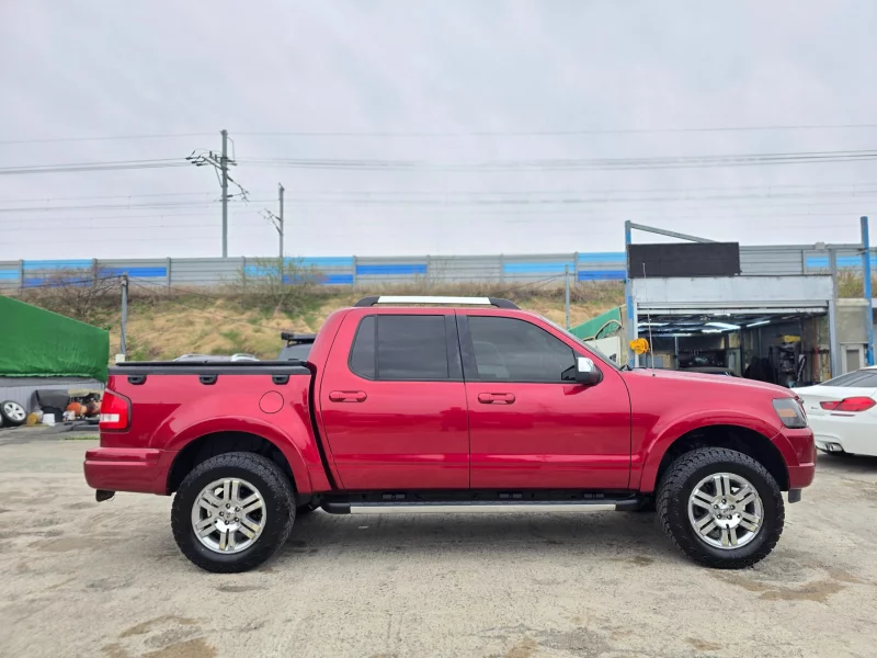 Ford Explorer Spot Trac