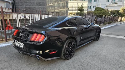 Ford MUSTANG