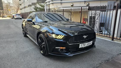 Ford MUSTANG