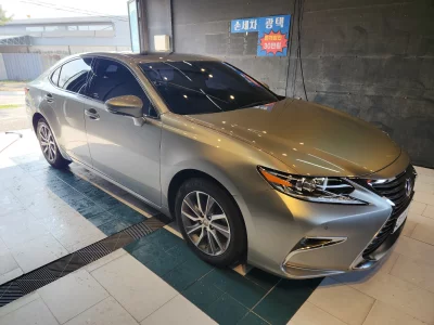 Lexus ES300h