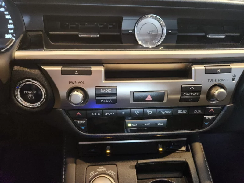 Lexus ES300h