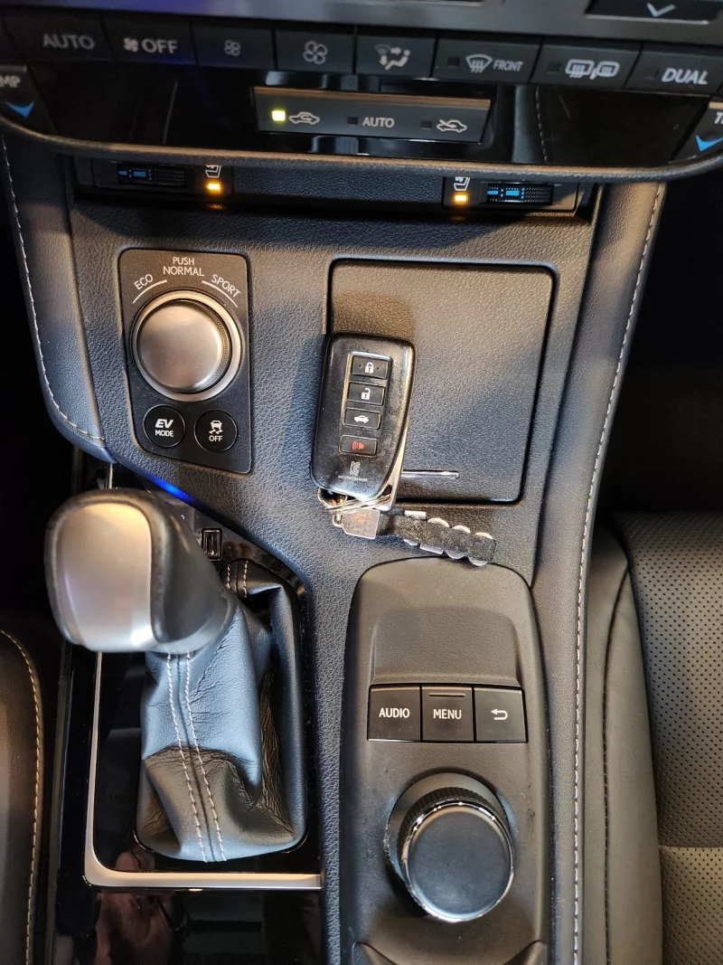 Lexus ES300h