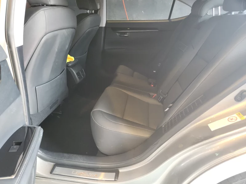 Lexus ES300h