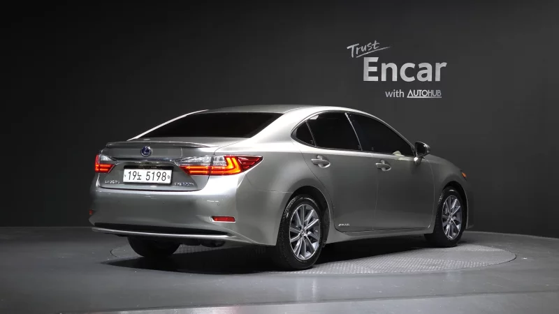 Lexus ES300h