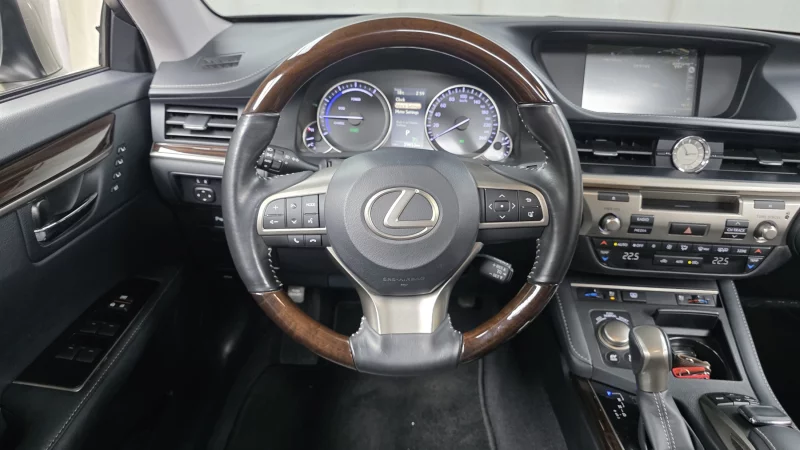 Lexus ES300h