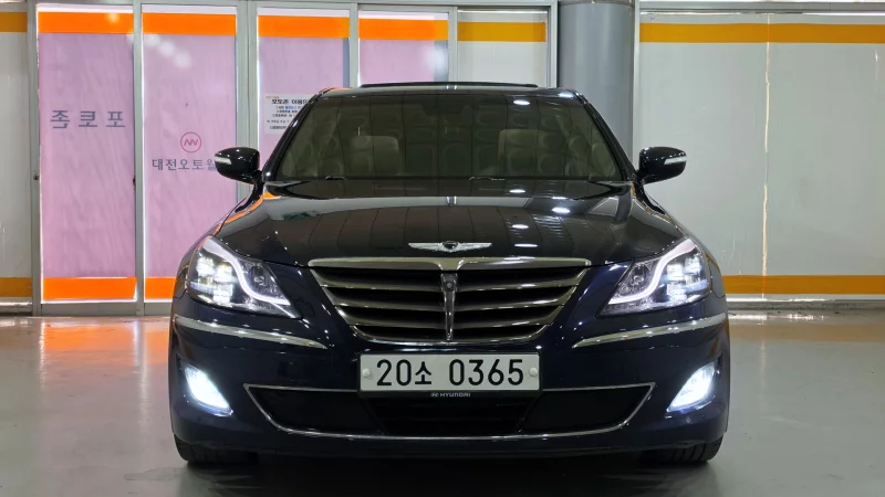 Hyundai Genesis