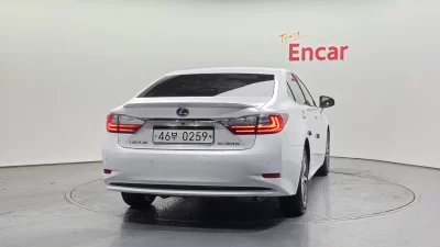 Lexus ES300h