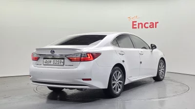 Lexus ES300h