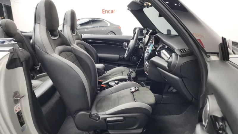 MINI Cooper Convertible