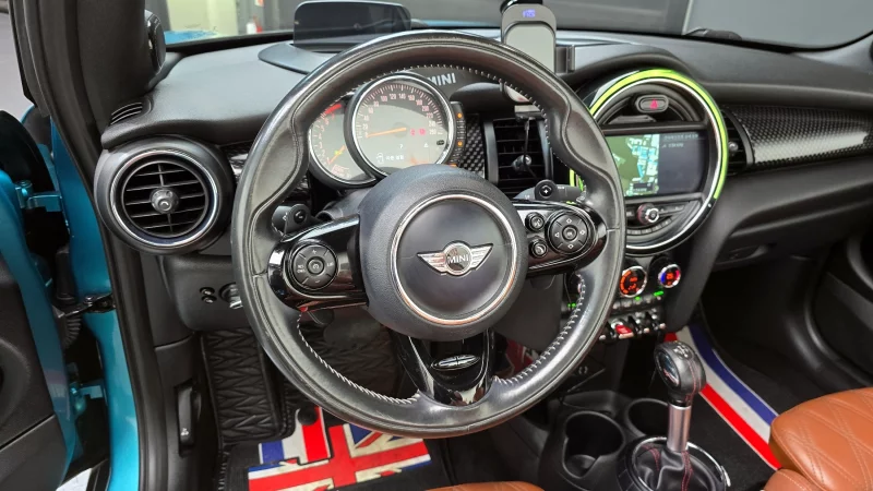 MINI Cooper Convertible