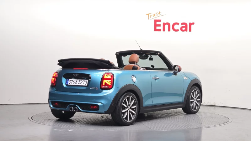 MINI Cooper Convertible