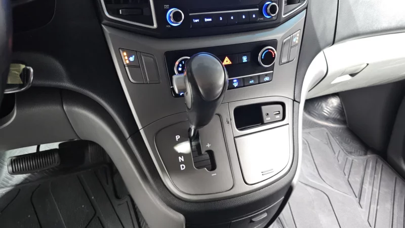 Hyundai Grand Starex