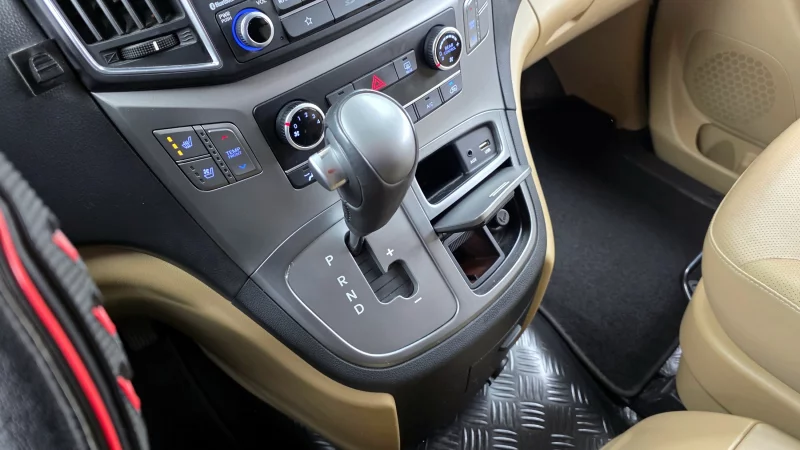 Hyundai Grand Starex