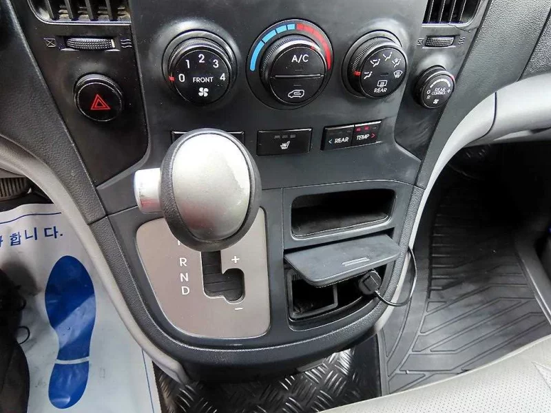 Hyundai Grand Starex